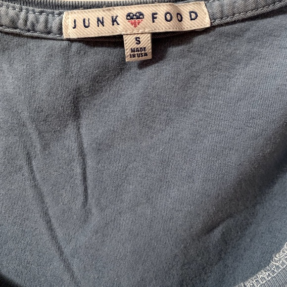 Size small oversize blue T-shirt - Picture 2 of 3